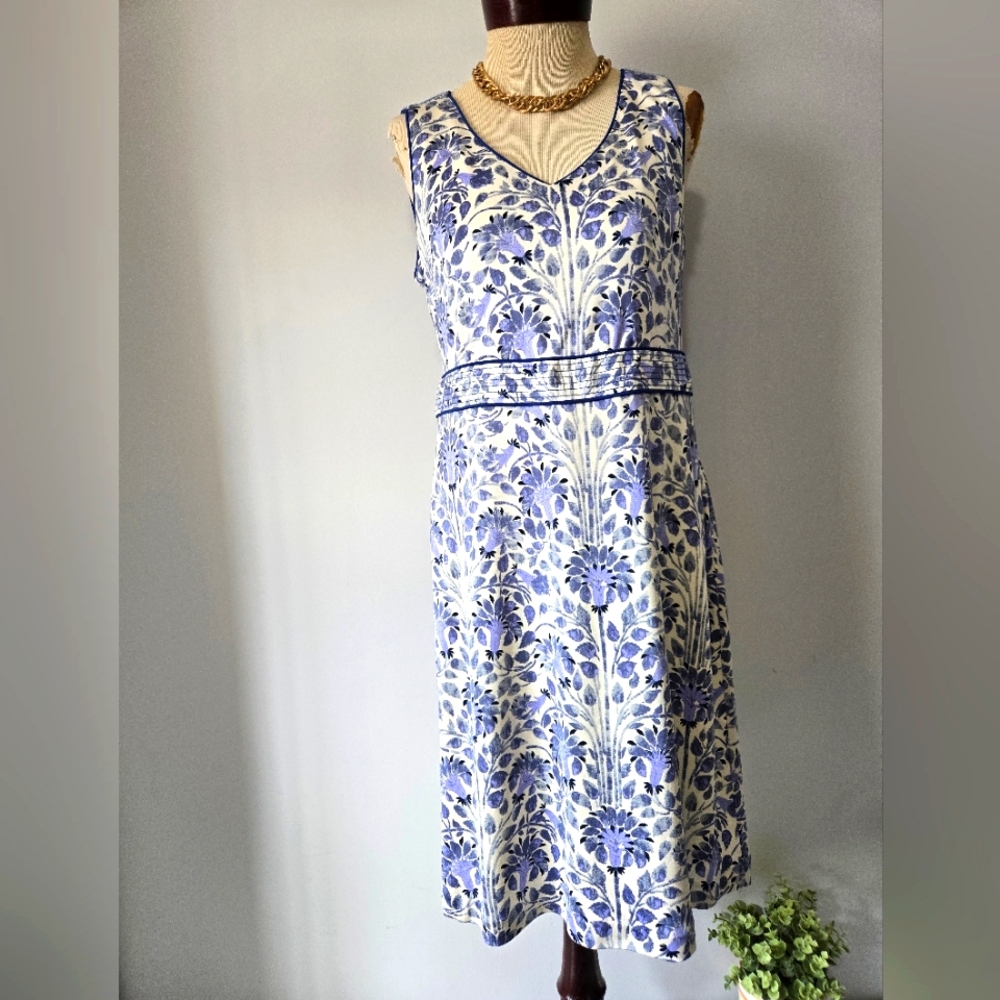 TORY BURCH 100% Silk Floral Blue and White Sleeveless Dress. Size 12